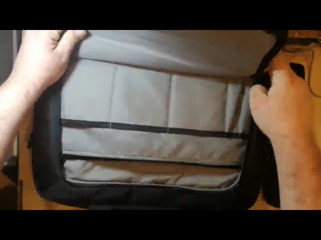Vídeo relacionado con Amazon Basics Funda para portátiles de hasta 14-Pulgadas, Color Negro