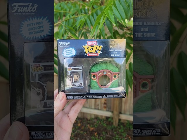 Vídeo relacionado con Funko Bitty Pop! Town: The Lord of The Rings - Frodo Baggins & The Shire - Figura de Vinilo Coleccionable - Idea de Regalo - Mercancía Oficial - Juguetes para niños y Adultos