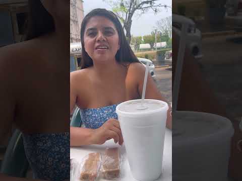 Probando dulces típicos de Tabasco