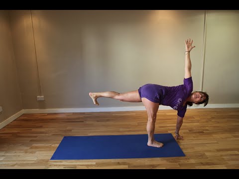 Parivrtta Ardha Chandrasana - Iyengar yoga demo