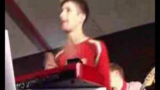 HIT MED HELMIG - at Jelling Festival 2006 - Lille pige