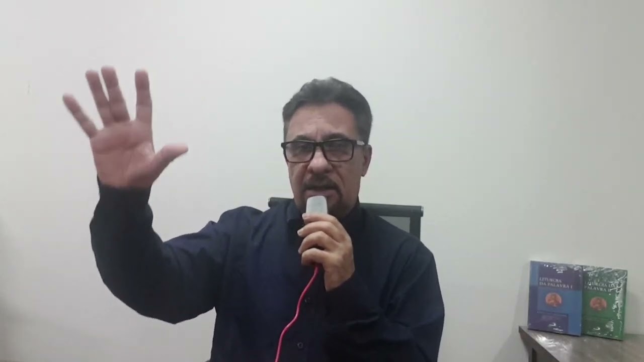 COMENTARISTAS NA MISSA. O QUE SE DEVE EVITAR