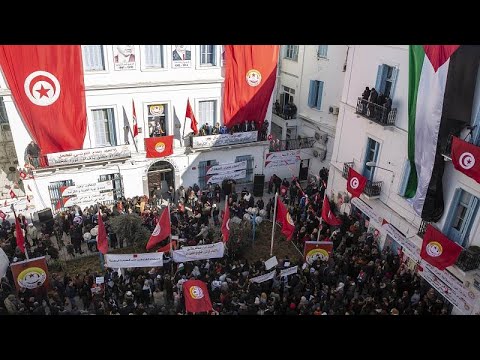 شاهد تونس بعد تسع سنوات على ثورة الياسمين.. احتفالاتٌ ومطالب سياسية …
