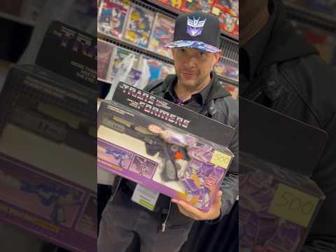 Shockwave voice actor Jon Bailey with a Transformers G1 Shockwave in box #transformers #epicvoiceguy