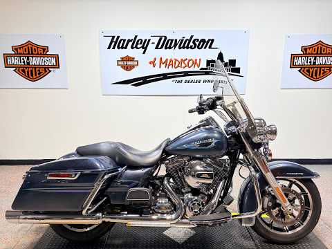 2015 FLHR Harley-Davidson® Road King® Classic Vivid Black