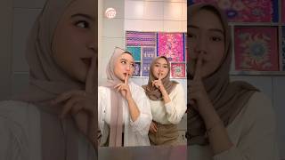 Download lagu mau goyang seperti apa? #shorts #hijab #joget #cantik mp3 Download lagu mau goyang seperti apa? #shorts #hijab #joget #cantik mp3