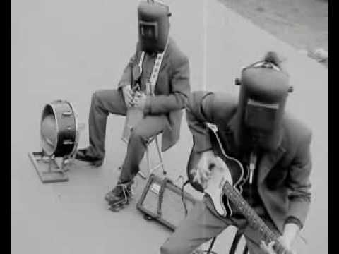 the cyborgs, live on the top of the hill (cyb-01 plugged - cyb-02 unplugged)