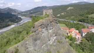 preview picture of video 'Resti del Castello di Pietramogolana, Berceto - Riprese aeree, drone, Italia'
