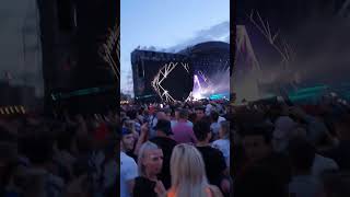 Armin Van Buuren drops Flatline by Hardwell &amp; Olly James @ASOT London