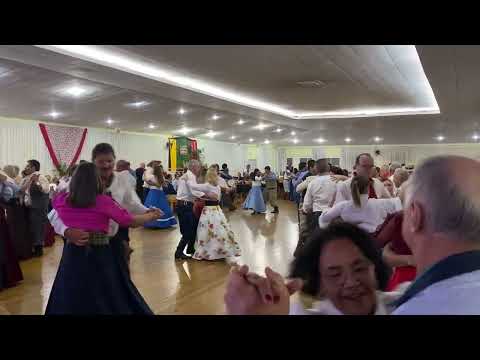 A primeira valsa da noite com Grupo Vanerão em Campos Novos SC