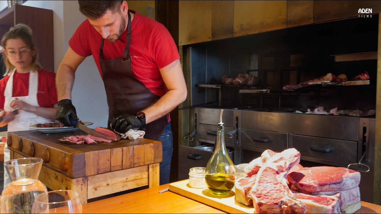 Un giorno con Dario Cecchini: cosa si mangia nel ristorante del macellaio più famoso del mondo