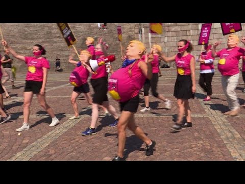 Hundreds protest in Helsinki as Trump holds summit with Putin
