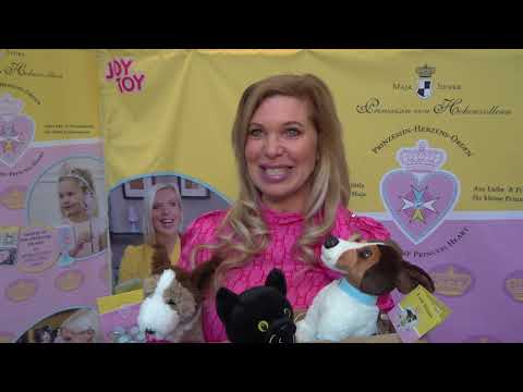 Maja Prinzessin von Hohenzollern stellt auf der Spielwarenmesse 2023 die Adopt me Kollektion vor