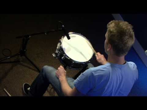 Tuning Your Snare Drum - Drum Lesson (DRUMEO)