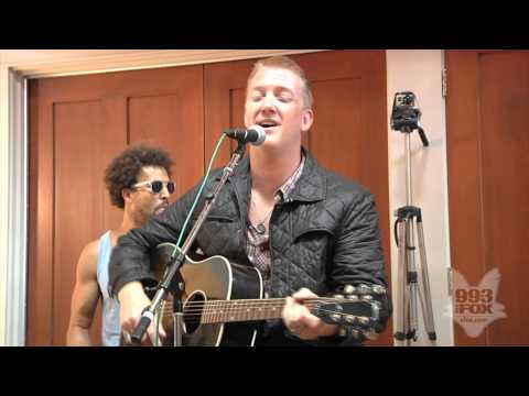 Queens Of The Stone Age - I Sat by the Ocean (Fox Uninvited Guest)