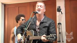 Queens Of The Stone Age - I Sat by the Ocean (Fox Uninvited Guest)