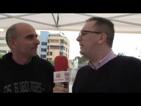 El prestigiòs periodista Johnny PDK, al jurat dels autos locos de Benicarló (www.mitics.260mb.com)