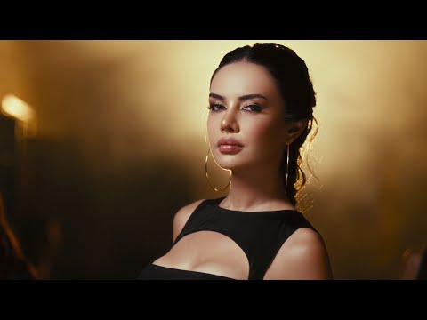 Ece Ronay - Dedikodu (Official Music Video)