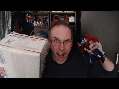 GotBot Goes Live: Titan Guardian, Fans Toys, Armada Optimus and an Unboxing