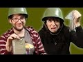Mira a estos civiles probando comida militar