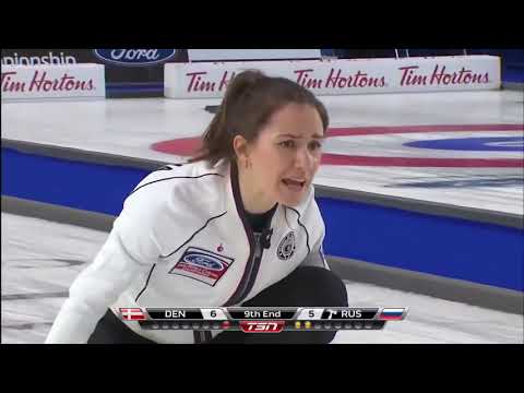 #wwcc2016 Sidorova (RUS) tries to prevent another steal from Nielsen (DEN)