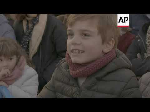 Three kings' parade delights families in Madrid