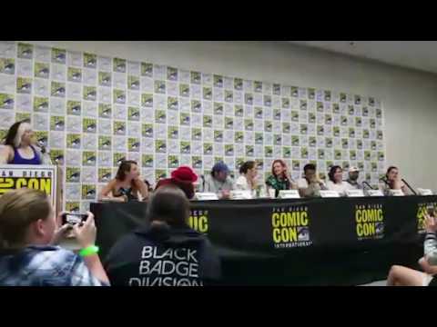 afbeelding Season 3! Wynonna Earp Panel at San Diego Comic Con 2017