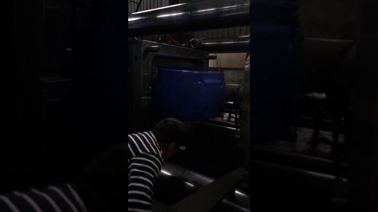 4 Wheelie Bins 1100 Liter,1200 lIter,660Liter