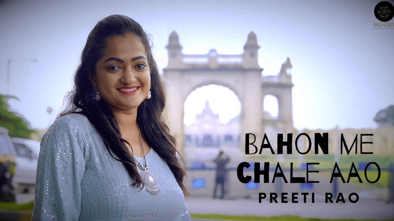 Bahon Mein Chale Aao