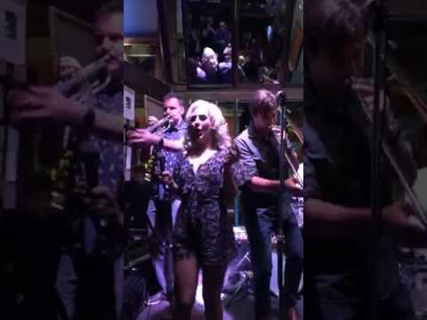 Lola van Ella with the Jumbo Shrimp Band