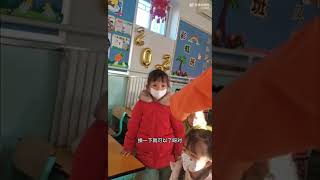 Fw: [新聞] 小學老師帶頭「全班霸凌小女生」　無助淚