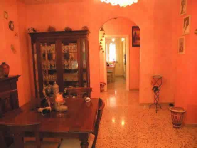 MASSA CENTRO - APPARTAMENTO DI AMPIA METRATURA ADIACENTE A TUTTI I SERVIZI - OTTIMA ESPOSIZIONE