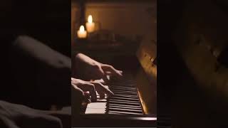 Красивая игра на пианино при свечах