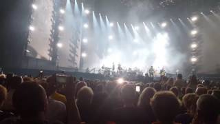 Jeff Lynne&#39;s ELO. Sheffield opener. Standin&#39; in the rain. (stunning)