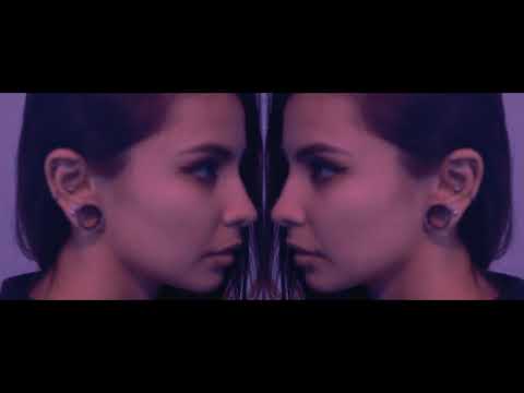 Phyzh Eye - Me Miro (Ft. Omsis)