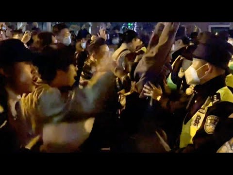 After fire in Urumqi: Protests in China against the Corona lockdowns