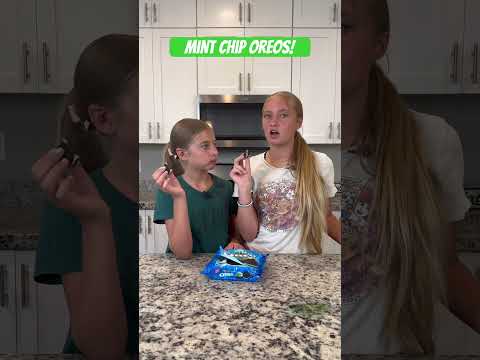 Mint chip Oreos! #oreos #tastetest #snacks #shorts