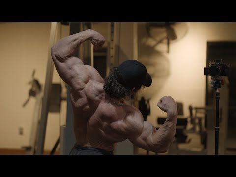 Cutzilla Day 125 - Christmas Night Arm Pump