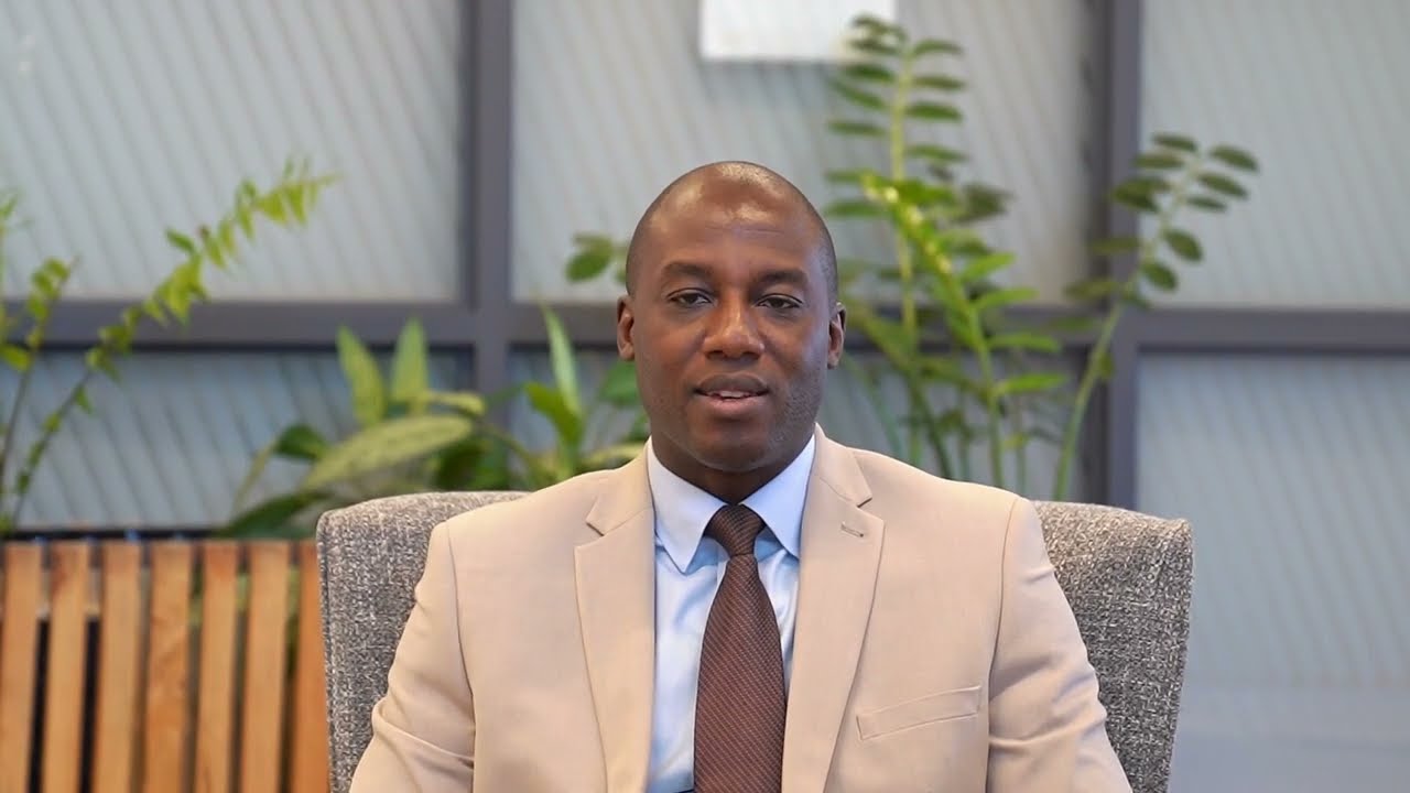 Momar Dieng Speaking on ALUSB MBA