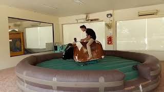 preview picture of video 'Redeo Bull...Maza Aagaya At Dream World Karachi...'