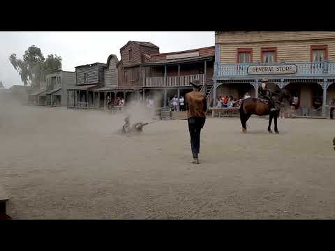 Fort Bravo (Almería): Arrastre de vaquero por un caballo - Stunt man dragged by a horse