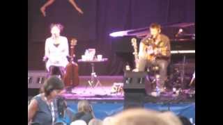 Kasey Chambers &amp; Shane Nicholson - Rattlin Bones - Edmonton Folk Festival 2009