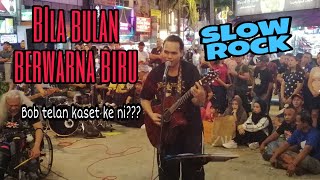 Download lagu Bila Bulan Berwarna Biru - Bob main lagu slow rock. Memang kena betul dengan jiwa min. mp3