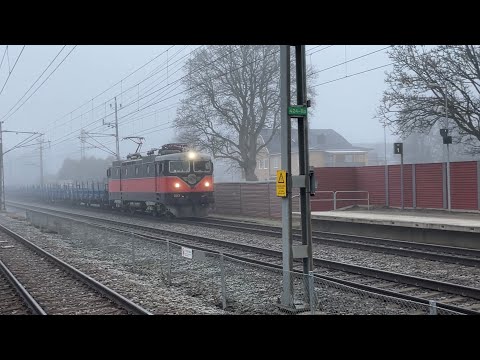 Del 20 Tåg i ett dimmigt och kallt Moheda! Svenska Tåg!