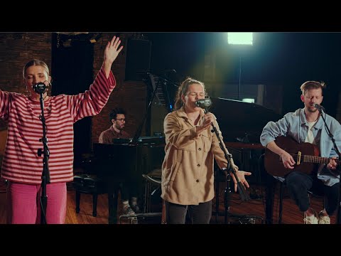 Look To The Lamb (feat. Lindy Cofer, Bryan & Katie Torwalt) // Jesus Culture // WT Session