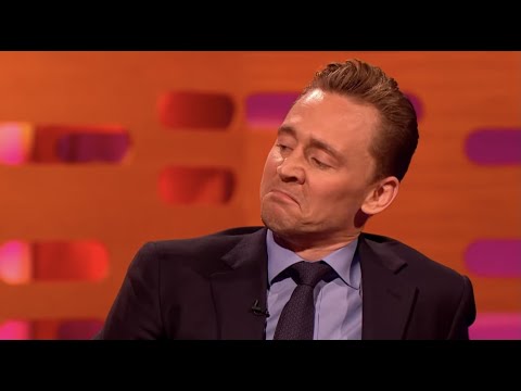 Hiddleston ‘s BAD De Niro impression to Robert De Niro