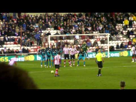 Seb Larsson free kick  Sunderland v Arsenal