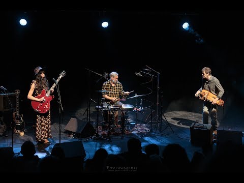 download lagu mp3 mp4 Muddy Gurdy, download lagu Muddy Gurdy gratis, unduh video klip Muddy Gurdy