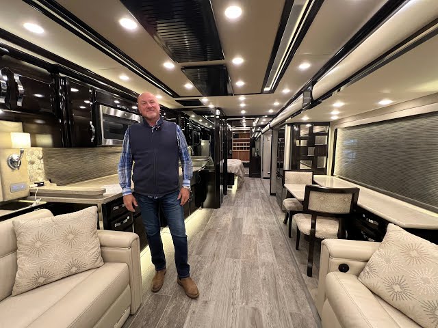 Preview image of 2020 Newmar King Aire 4549 (17U232360) youtube video