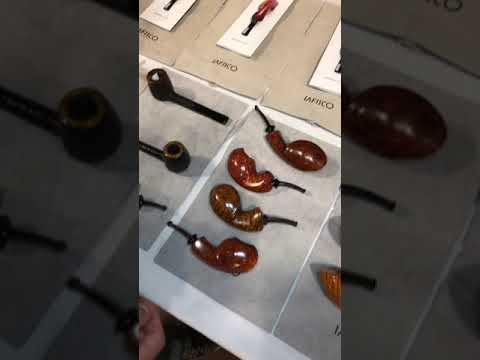 Davide Iafisco Showing PIPEHUB.com His Pipes At The 2018 Chicago Pipe Show